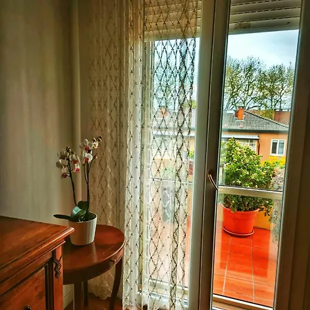 House Of Nika Mestre
